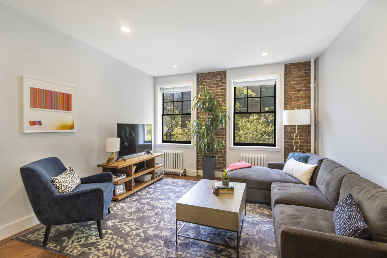 Primary Photo - 78 Bedford St