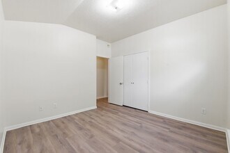 Building Photo - 2526 Hidden Park Ln