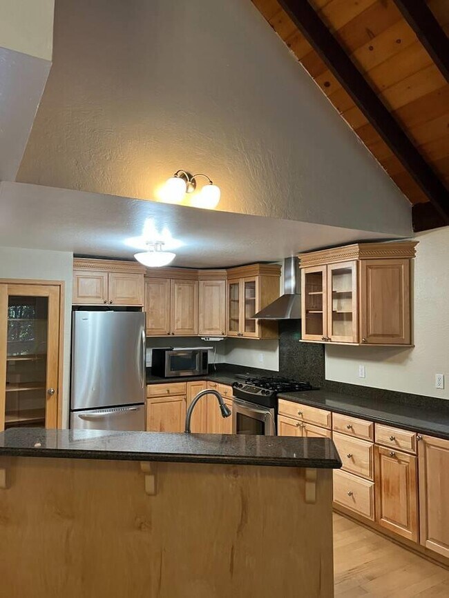 Building Photo - 4275 Glenwood Dr