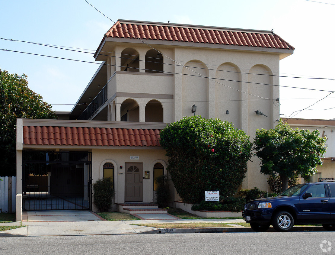 Building Photo - 4389 W 141st St