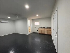Building Photo - 8112 Melrose Ct W