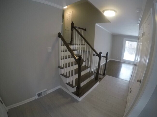 Foto del edificio - 1006 Brookside Ln