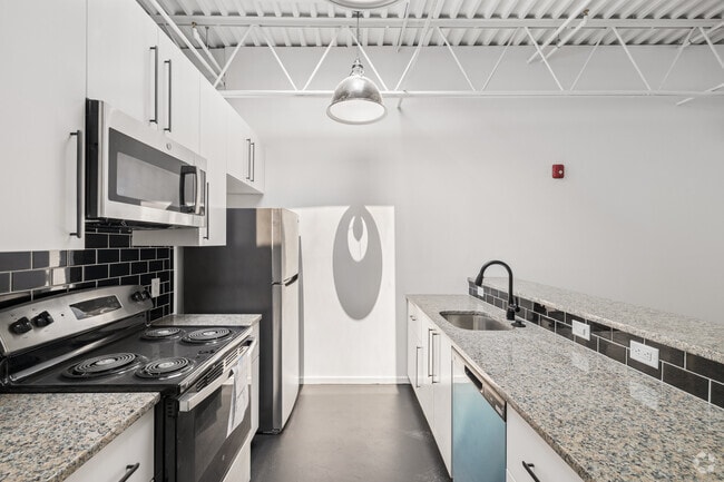 Studio - 700SF - Kitchen - 4151-4159 Main St