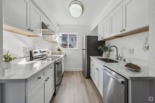 Building Photo - 3213 Admiralty Ln