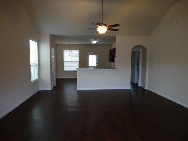 Foto del edificio - Bavaria - 12334 Ghita Ln, Houston, TX, 77044