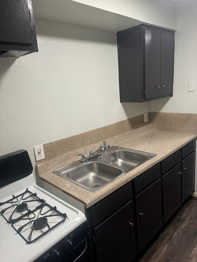 Building Photo - 9100 Dodson St