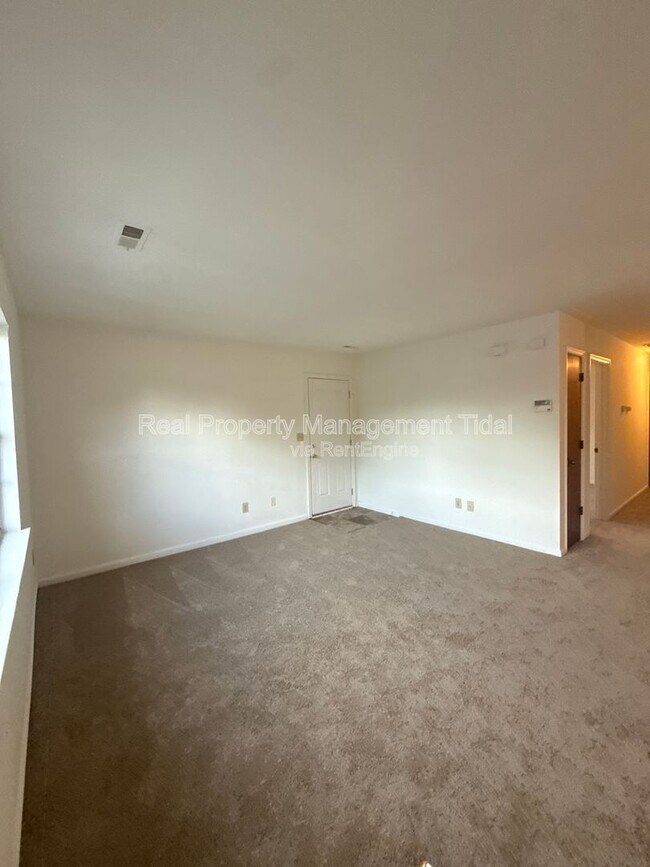 Foto del edificio - 6117 Brookwood Dr