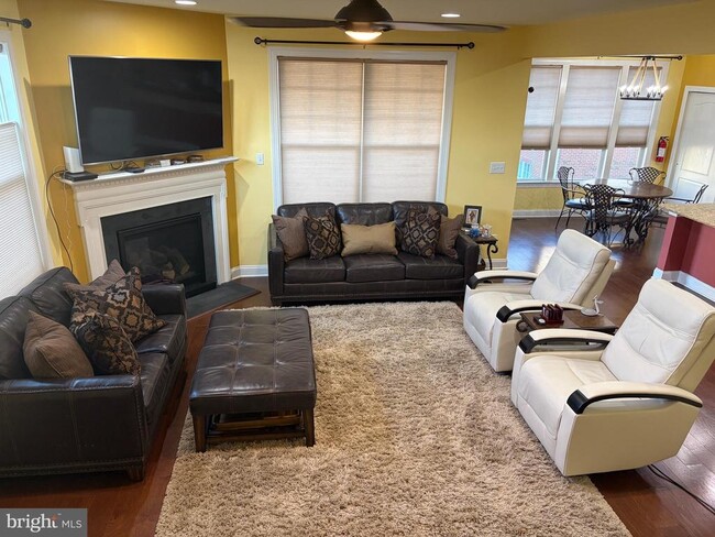 Building Photo - 105 Elton Farm Cir