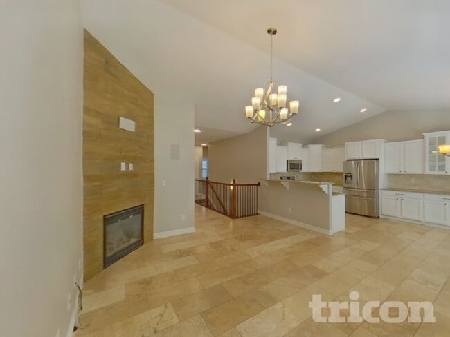 Foto del edificio - 6697 Cottonwood Tree Dr