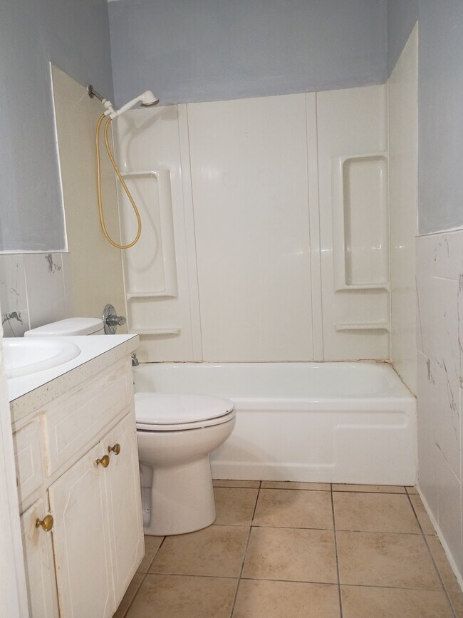 Bathroom - 1714 S 28th St