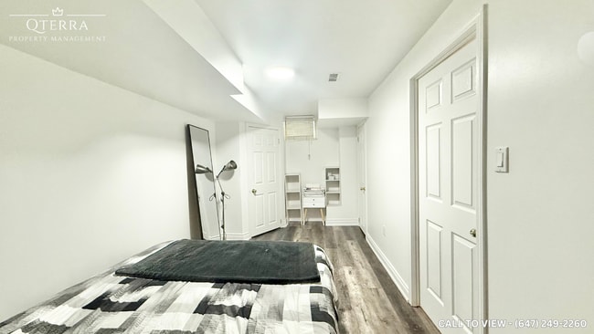Building Photo - 2-30 Osler St