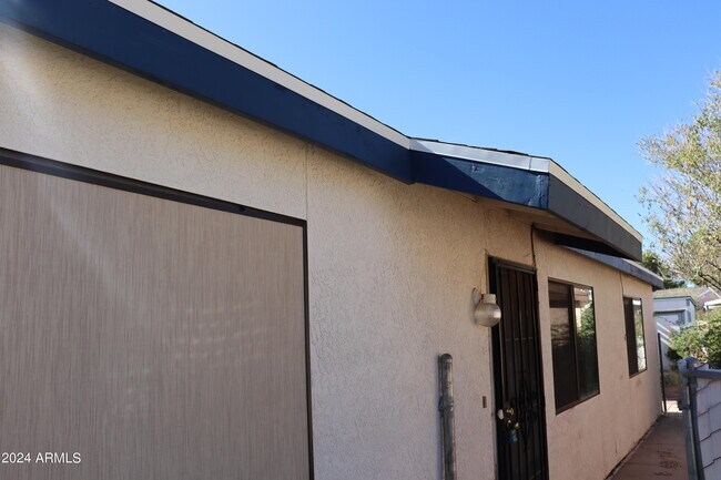 Building Photo - 783 S Sunset Vista Dr