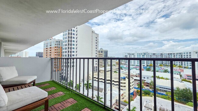 Foto del edificio - DOWNTOWN 15th FLOOR CONDO! 2 BEDROOM CONDO ! UPDATED! CITY VIEWS!