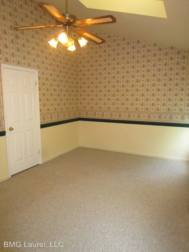 Building Photo - 3 br, 3.5 bath House - 8837 Manahan Drive