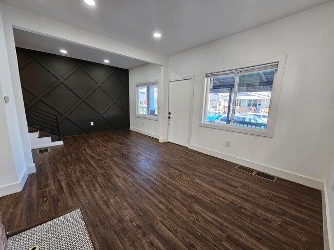 Building Photo - 975 Bellows Ave