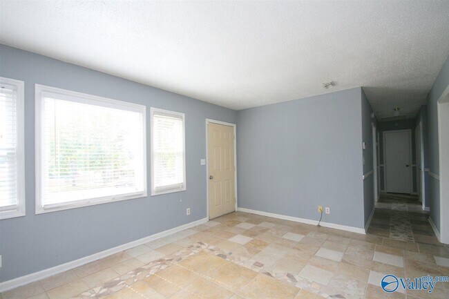 Building Photo - 2901 Cochise Cir NW