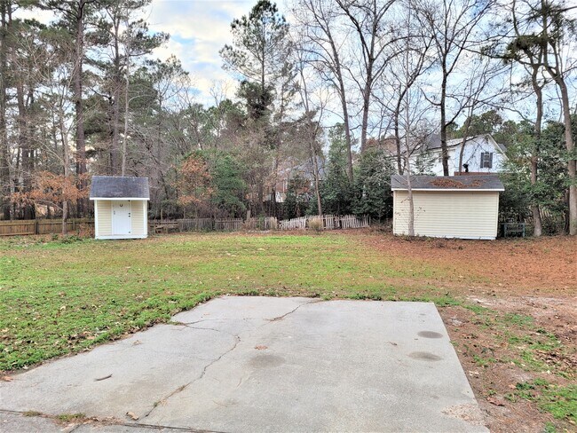 Building Photo - 567 Creekridge Rd