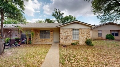 Building Photo - 3921 Olive St