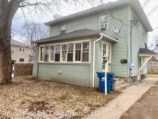 Building Photo - 1750 Berkley Ave SW