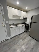 Building Photo - 147 Cleveland St