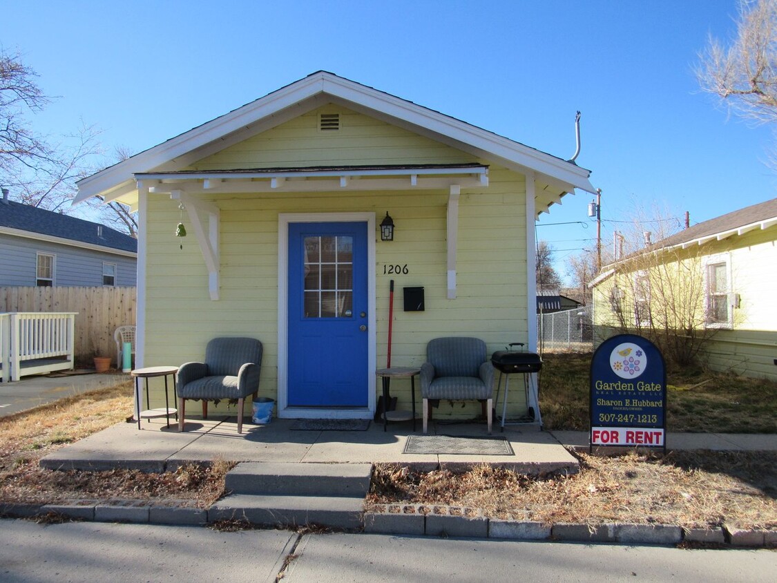 Primary Photo - Cozy 2 BD Cottage