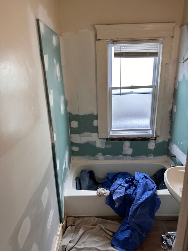 Foto del edificio - 21218 Hillgrove Ave