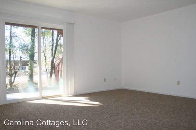 Building Photo - 416 6th Ave W