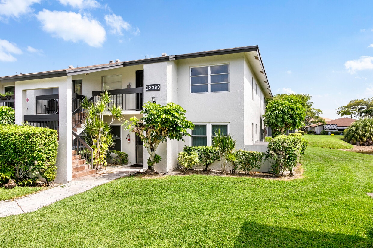 Primary Photo - 13283 Pineapple Palm Ct