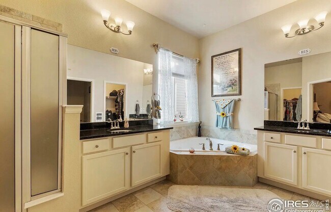 Foto del edificio - 882 Jenny Ln