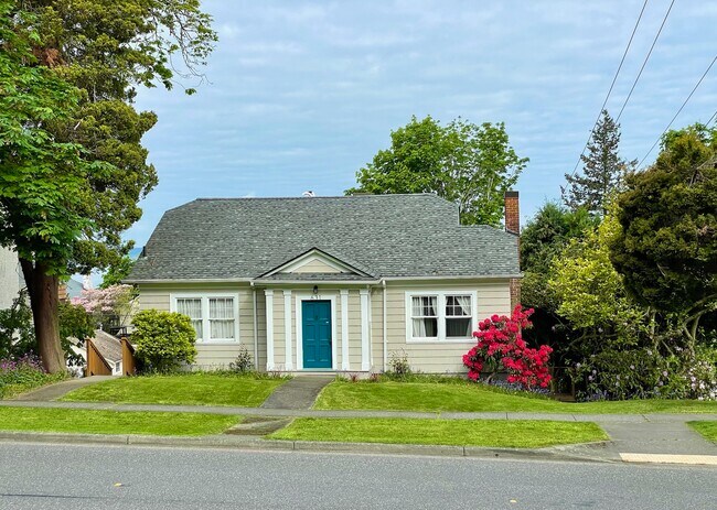 631 N Garden St triplex - 631 N Garden St