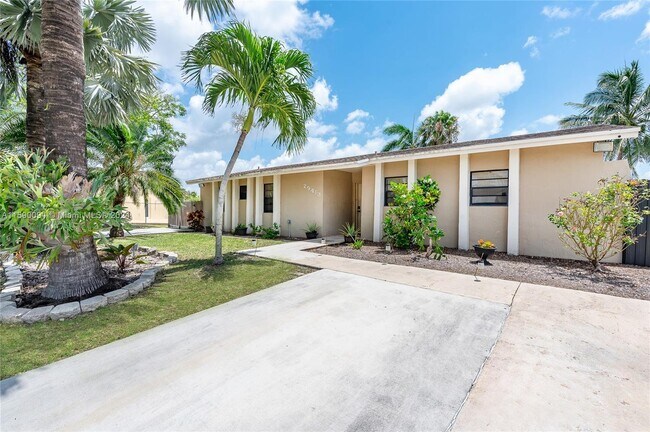 Foto del edificio - 29413 SW 144th Ct