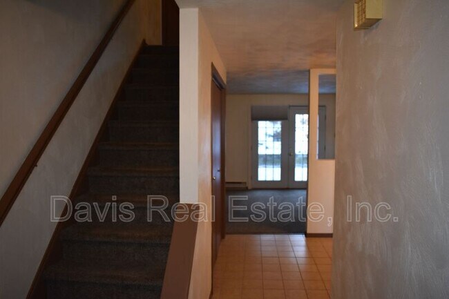 Building Photo - 363 Grape St