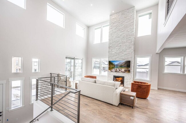 Building Photo - 12829 N Belaview Wy