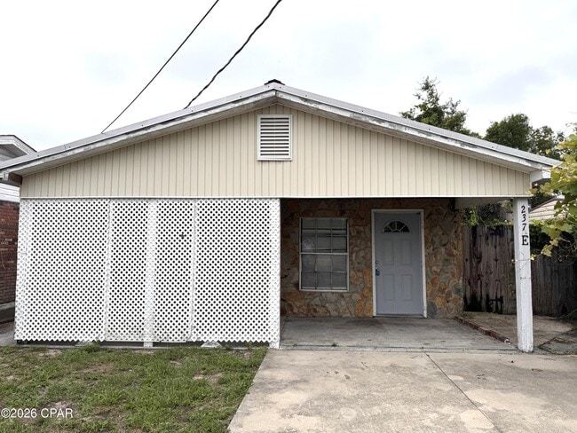 Building Photo - 237 Helen Ave