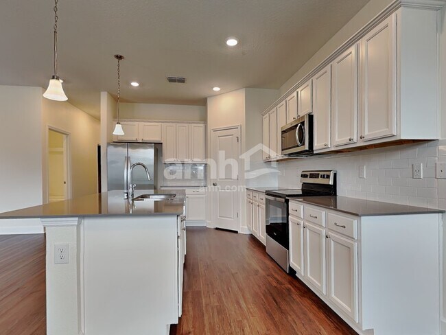 Foto del edificio - 2126 Saffron Walden Dr