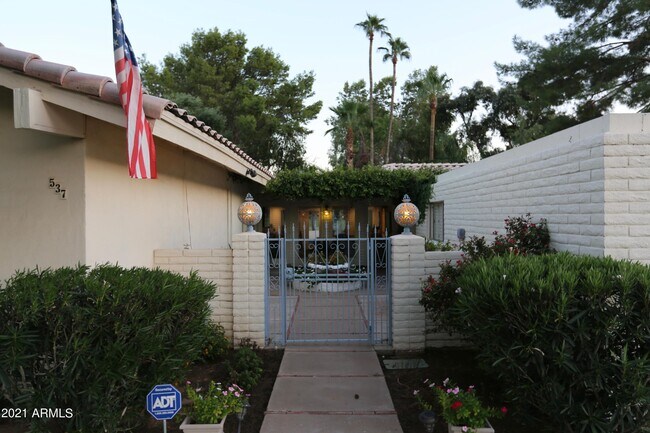 Building Photo - 537 W Wakonda Ln