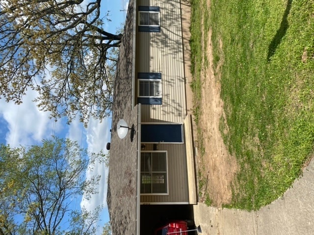 Building Photo - 600 Libby Ln