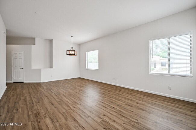 Foto del edificio - 6397 W Blackhawk Dr
