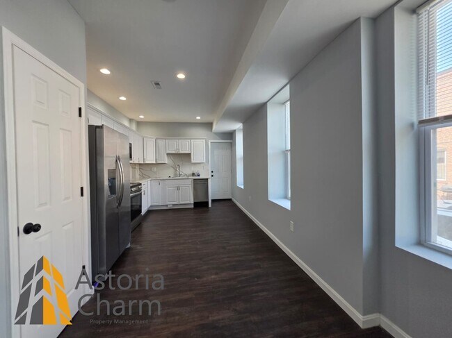 Foto del edificio - 2920 E Madison St