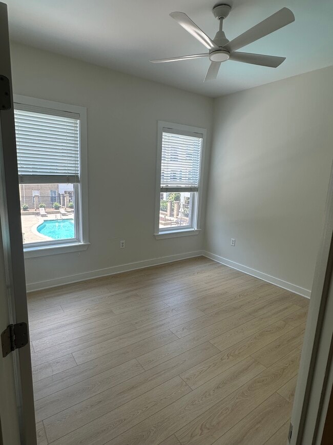 Building Photo - 870 Inman Village Pky NE