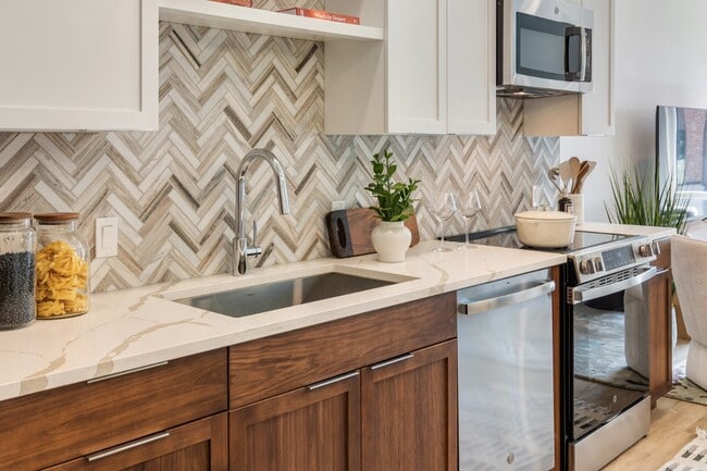 Building Photo - Epicurean