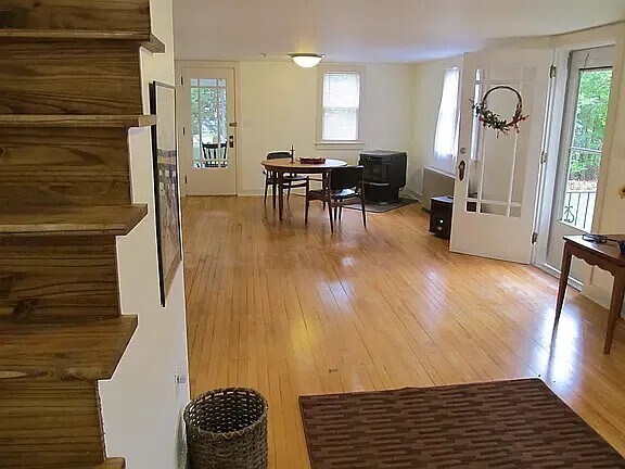 Foto del edificio - 387 Brooktondale Rd