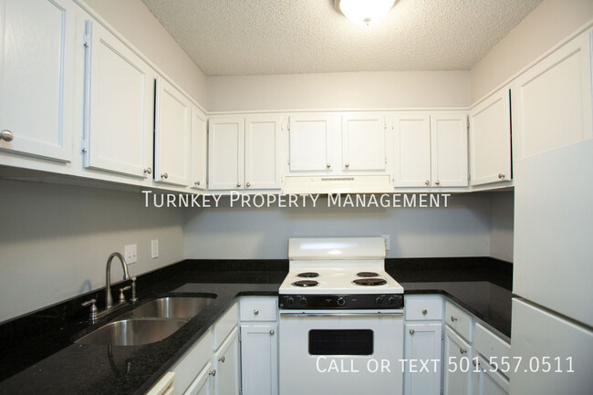 Building Photo - Updated 1 bedroom apartment