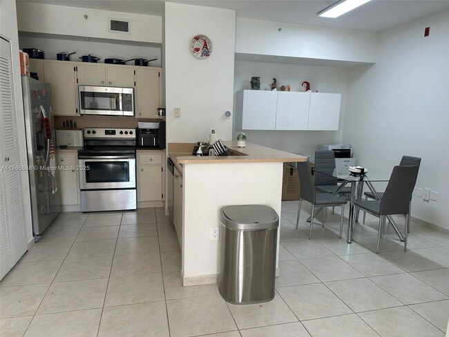 Photo - 7220 NW 114th Ave Apartment
