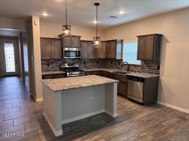 Building Photo - 14804 Tierra Coruna Ave