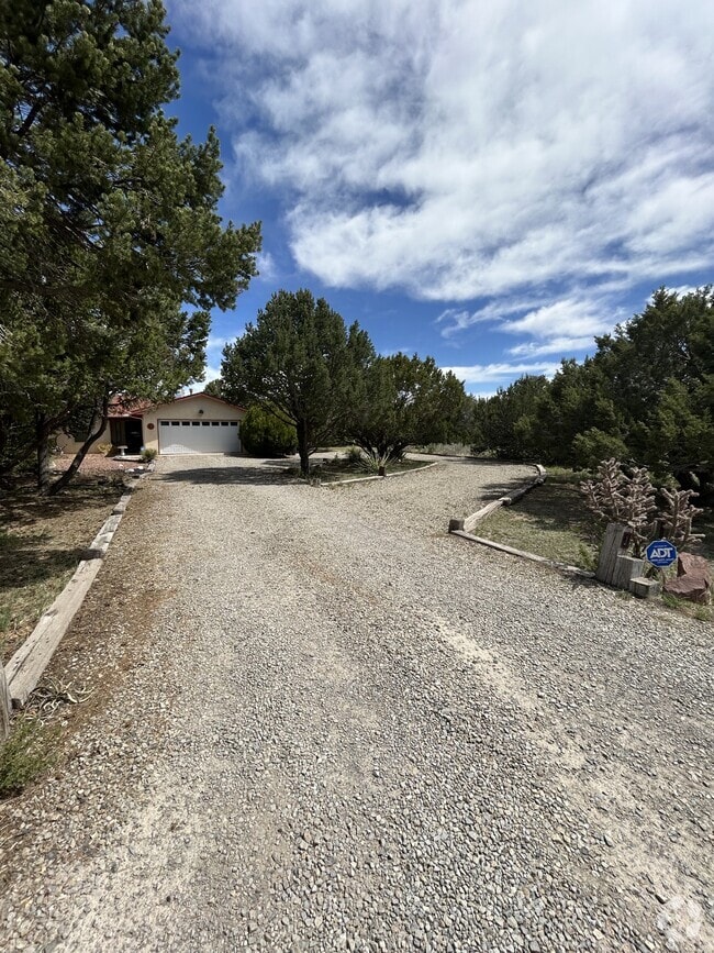 Building Photo - 1 Autumnwood Ct