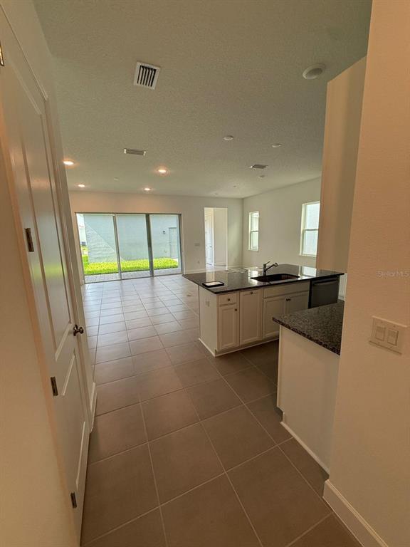 Building Photo - 15144 Field Daisy Dr