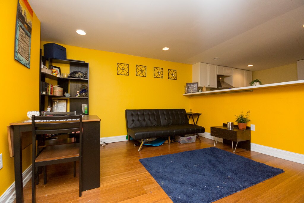 Primary Photo - 608 Harvard St NW