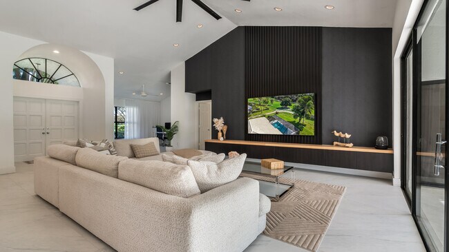 Building Photo - 10726 Boca Woods Ln