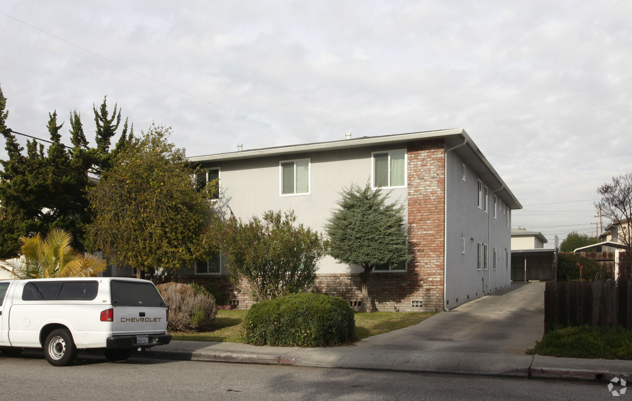 Foto principal - 1359 Reeve St Apartments